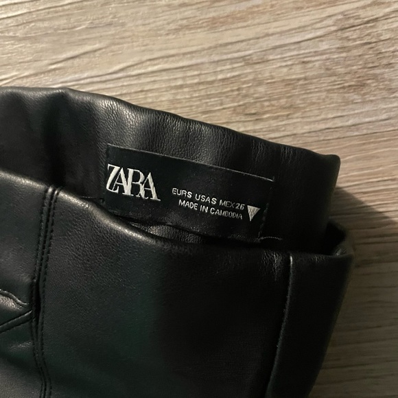 Zara woman’s faux leather leggings- Like New - Picture 5 of 5